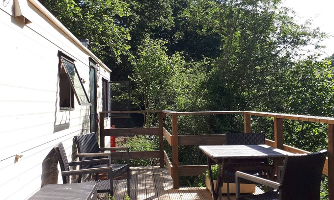 Christchurch Cabin | Lovely & Secluded-Rustic Retreat in Nature-Carp Fishing-Log Fire-Exmoor 7m