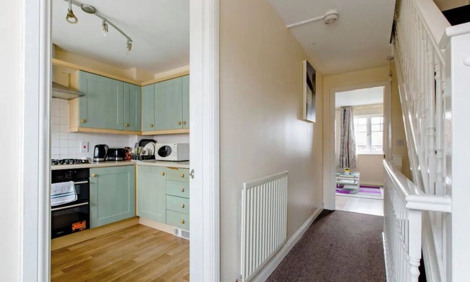 Thamesmead House | Lovely Shared 4 Bed Home Near The Thames