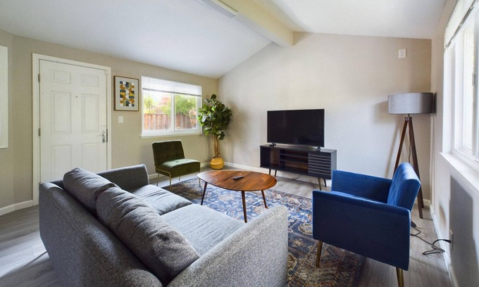 South San Jose House | Lovely SouthHip San Jose 3BR, w/Garage, W/D, Backyard, by Blueground
