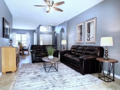 Crescent Lakes House | Lovely Spacious 4 Bed Pool Home with Spa-5330CVL