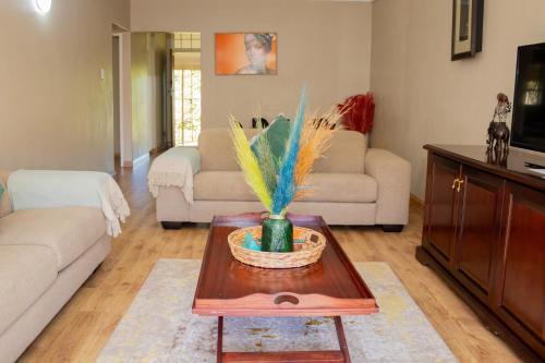 Woodmead Apartment | Lovely Spacious Two bedroom apartment