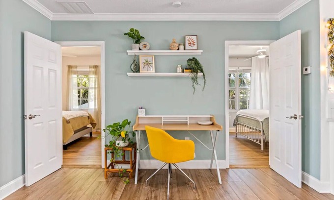 Parker Ridge House | Lovely, Spacious Key West Style Home w/ Rooftop Patio by Downtown WPB