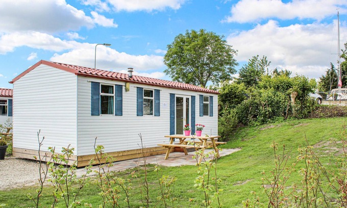 Woubrugge House | Lovely (sta)caravan in Woubrugge
