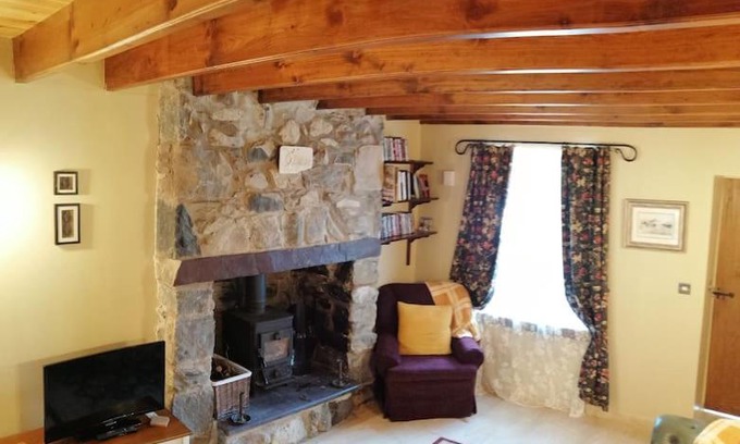 Bont Newydd House | Lovely Stone Village cottage in Snowdonia