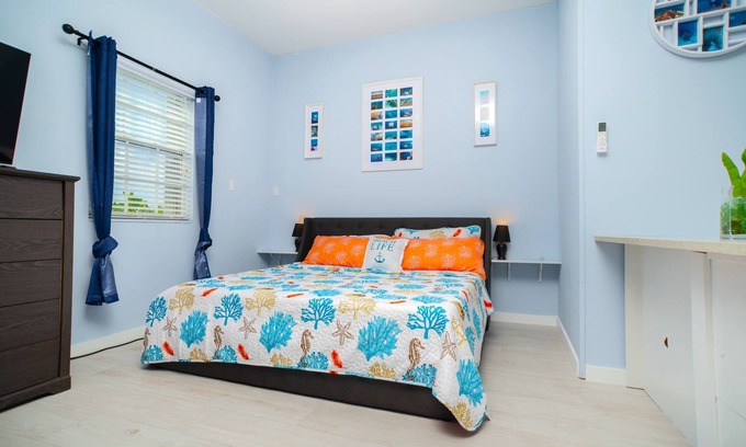 East End Apartment | Lovely Studio Apt Near Ocean w/Private Deck + BBQ