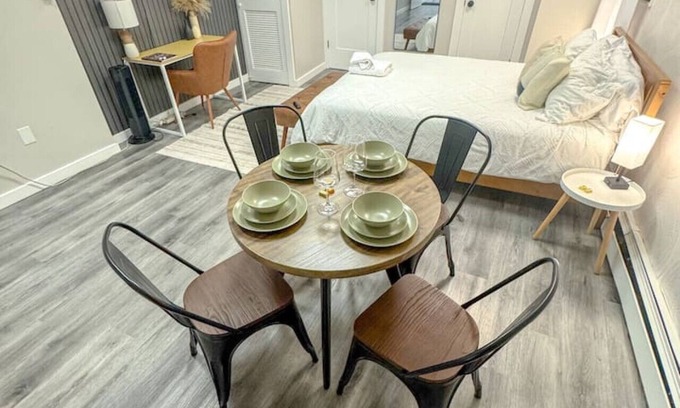 North Ironbound Apartment | Lovely studio for 2 near NYC