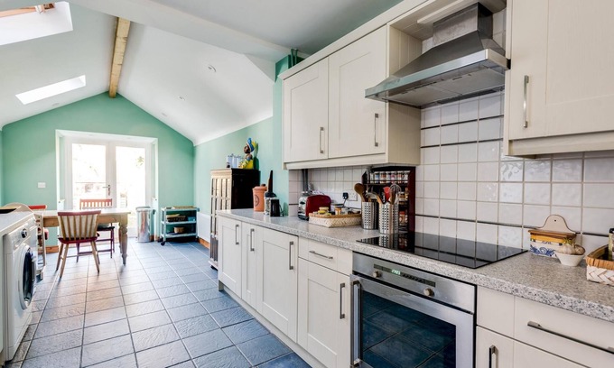 South Hinksey House | Lovely Terraced 2-bed House Near Hinksey Park