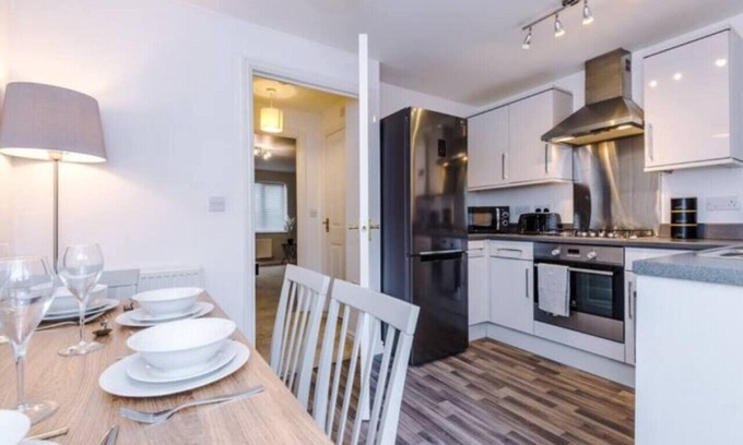 Bury House | Lovely three bed home Manchester