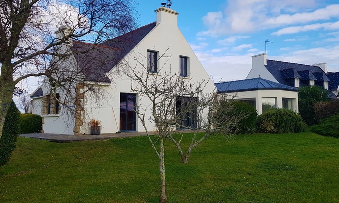 Audierne Cottage | Lovely vacation villa 300m from the port and main beach of Audierne