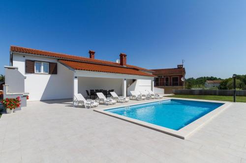 Bokordici Villa | Lovely VILLA Piljan with a private swimming POOL