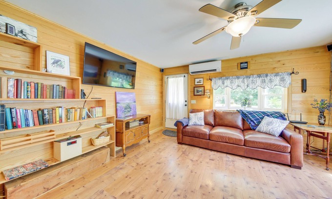 Belfast Cottage | Lovely Waldo Cottage Escape - Pet Friendly!