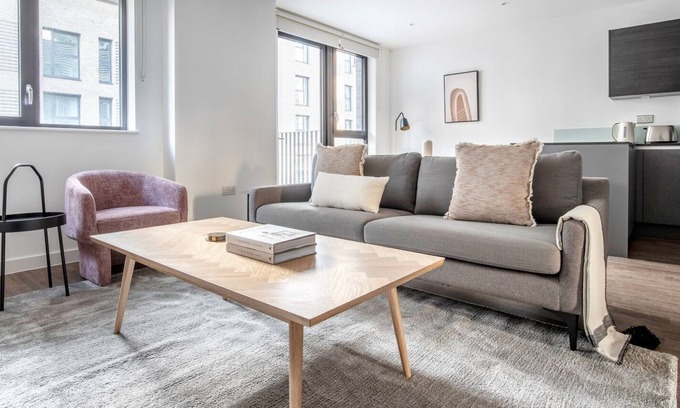 William Morris Apartment | Lovely Walthamstow 2BR w/ Gym, nr Tube, by Blueground