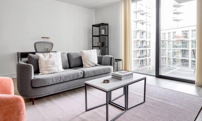 Tower Hill Apartment | Lovely Whitechapel 2BR w/Gym, Spa & Conc, near Tube, by Blueground