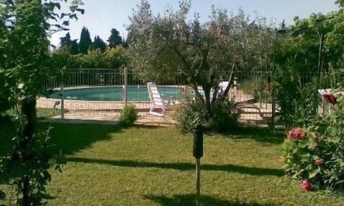 Violes Villa | Lovely winemakers house in the middle of a heavenly garden in Violés 84