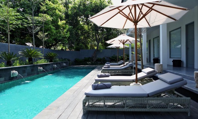 Lovina Hotel | Lovinalife Room & Cafe