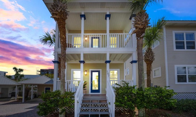 Miramar Beach House | Low Cay