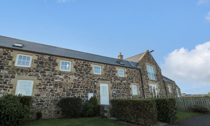 Embleton Cottage | LOW CROFT, pet friendly, with pool in Embleton