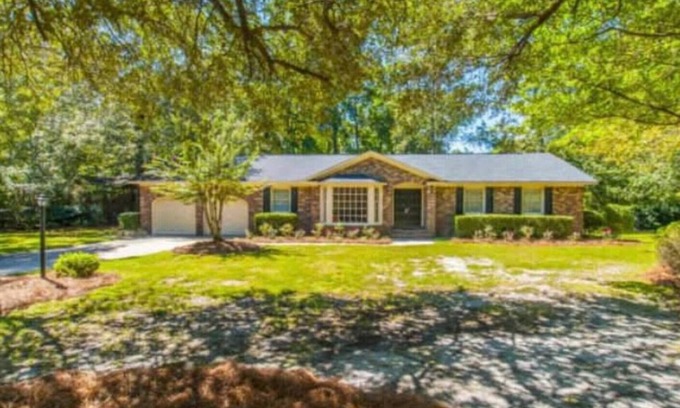 North Charleston House | Lowcountry Family Home in Historic Charleston neighborhood near beaches, pets!