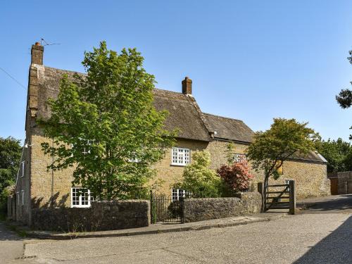Beaminster House | Lower Barrowfield Farm