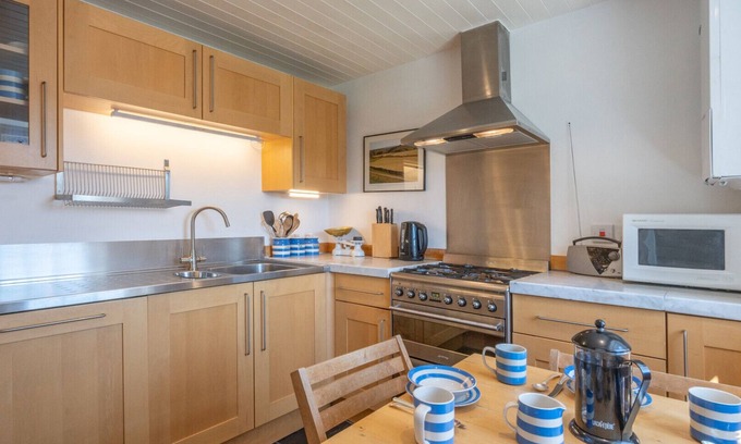 Youlgreave House | Lower Ivy - Two Bedroom House, Sleeps 4