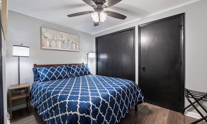 Statesville Apartment | “Lower Magnolia”- HIGH Quality Mattress & Pillows, Fully stocked, Great Deal!