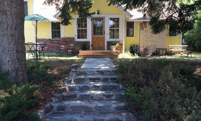Lower Rattlesnake House | Lower Rattlesnake house with access to Grennough Park and Mt Jumbo