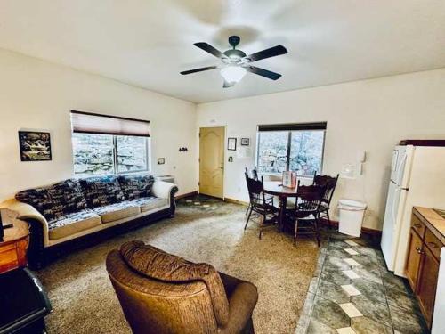 Yosemite West Apartment | Lower Unit-Yosemite Woods-Inside Yosemite