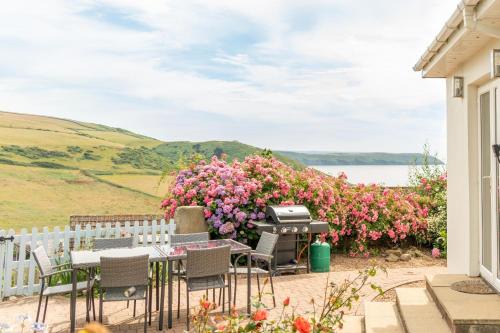 Woolacombe Apartment | Lower Upover - Woolacombe-4 Bed-Sleeps 7-TJSLUO