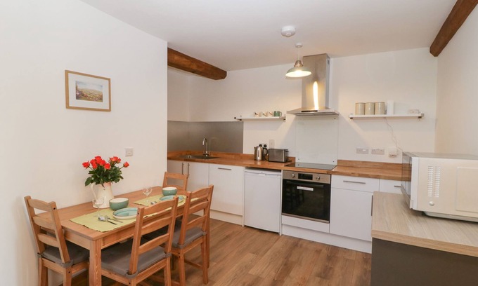 Bodenham Cottage | Lower Venn Granary Apartment 1