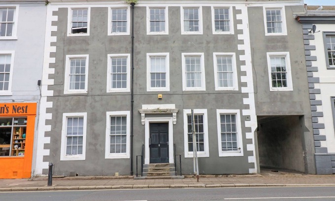 Whitehaven Cottage | LOWTHER SUITE, romantic, character holiday cottage in Whitehaven