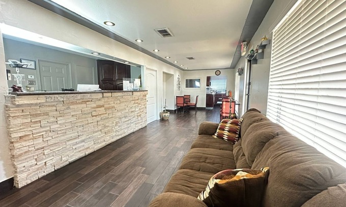 Gainesville Hotel | Loyalty Inn Gainesville