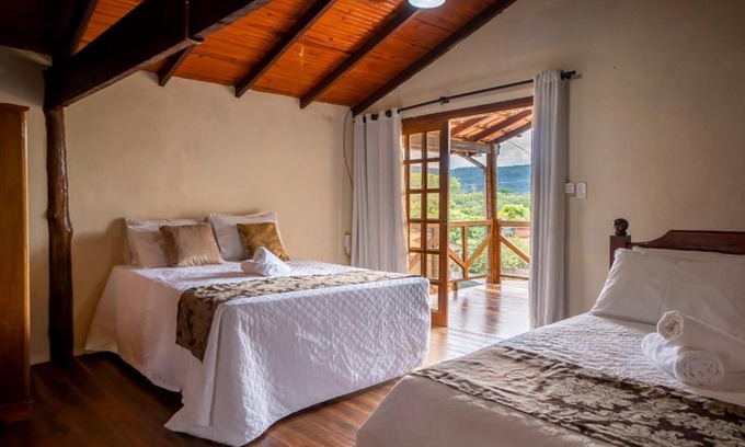 Pirenopolis House | LUAR DO MIRANTE ,casa com AR p temporada piscina aquecida hidro dentro da cidade