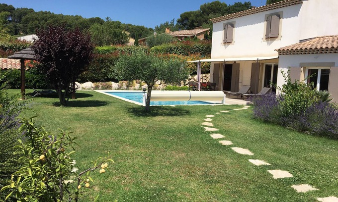 Cadenet House | LUBERON LARGE PROVENCAL VILLA FOR 10 PEOPLE WITH PRIVATE SWIMMING POOL