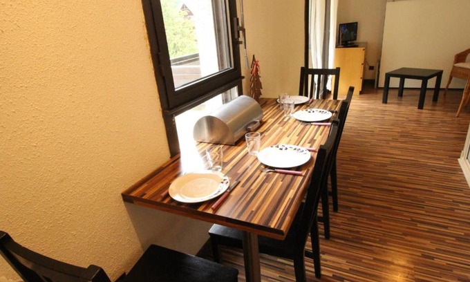 Bagneres-de-Luchon Apartment | Luchon - Studio 2/3 pers., balcon, télécabine, proche commerces et thermes - FR-1-313-224