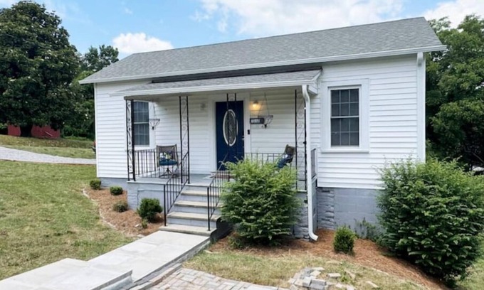 Danville House | Lucky 732 - 2bd/1bth Near Casino