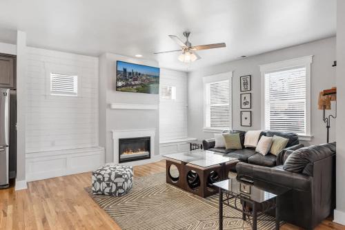South Nashville House | Lucky Bachelor 5 Min to Broadway With Hot Tub