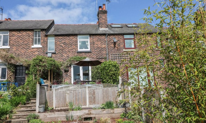 Foxt Cottage | LUCKY COTTAGE, luxury holiday cottage, with open fire in Foxt