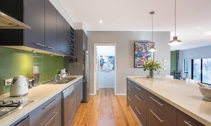 Merimbula House | Luderick Treehouse - Spacious 4 bedroom pet friendly home