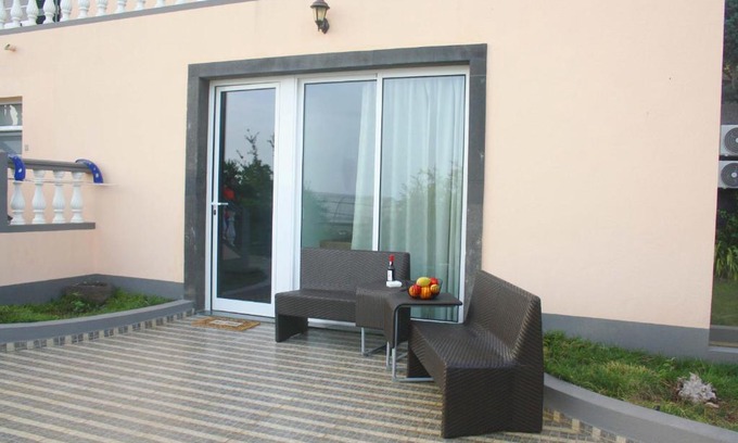Estreito da Calheta Apartment | Lugar dos Louros 2