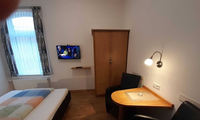 Bensersiel Cottage | Lugworm (single room) - Fischerhus guest house