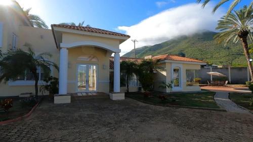Margarita Island Villa | Lujosa casa vacacional con piscina privada