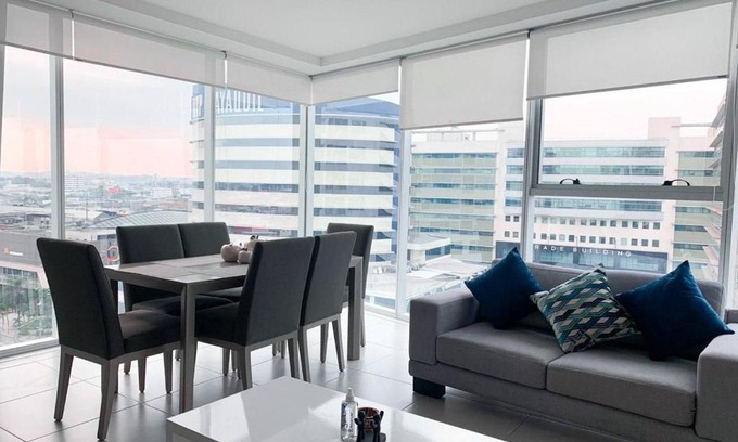 Simon Bolivar Apartment | Lujoso depa con vista a todo Guayaquil!