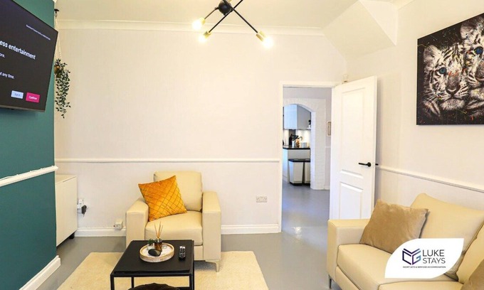 Ferryhill House | Luke Stays - Albert St, Chilton