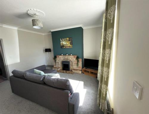 Durham Apartment | Luke Stays - Alum Waters