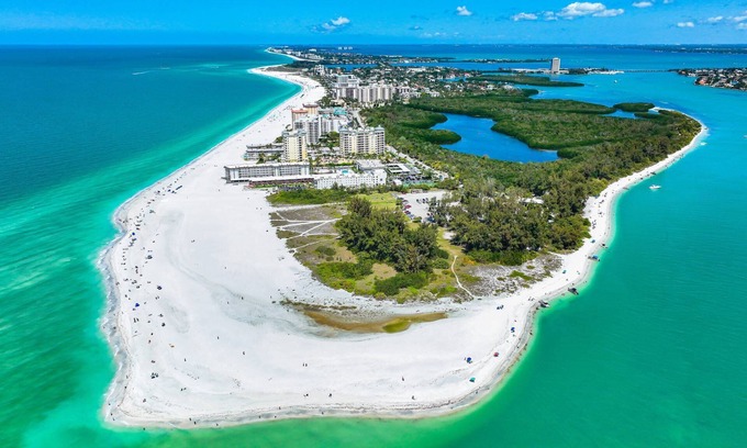 Siesta Key Condo | Lulu's Crescent Cottage #2