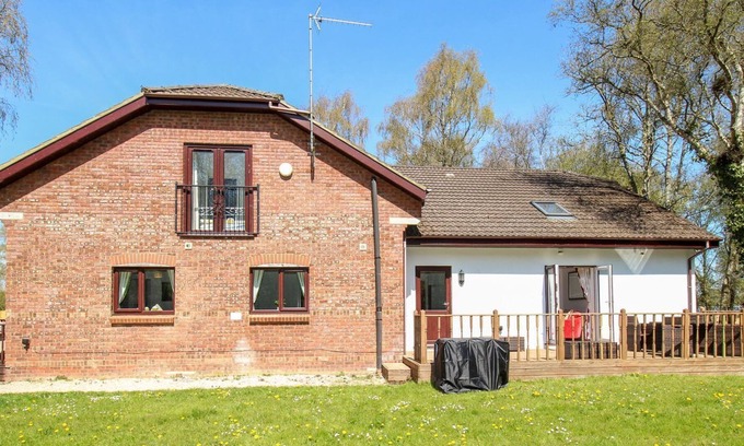 East Stoke House | LULWORTH LODGE, pet friendly, character holiday cottage in Wool