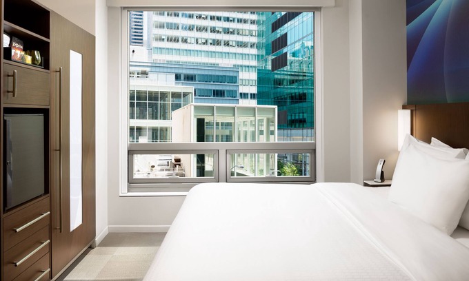 Midtown Hotel | LUMA Hotel Times Square