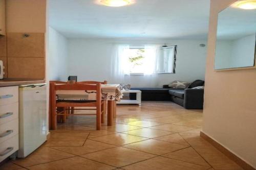 Lumbarda Apartment | Lumbarda Resort Apartments - Comfort One Bedroom Apartment H4