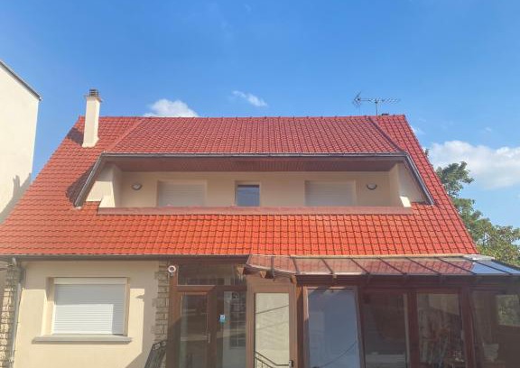 Palaiseau Apartment | Lumbini Home