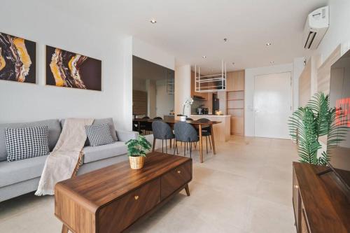 Tropicana Apartment | Lumi Tropicana-Luxury-3Bedroom-Golf View-8pax